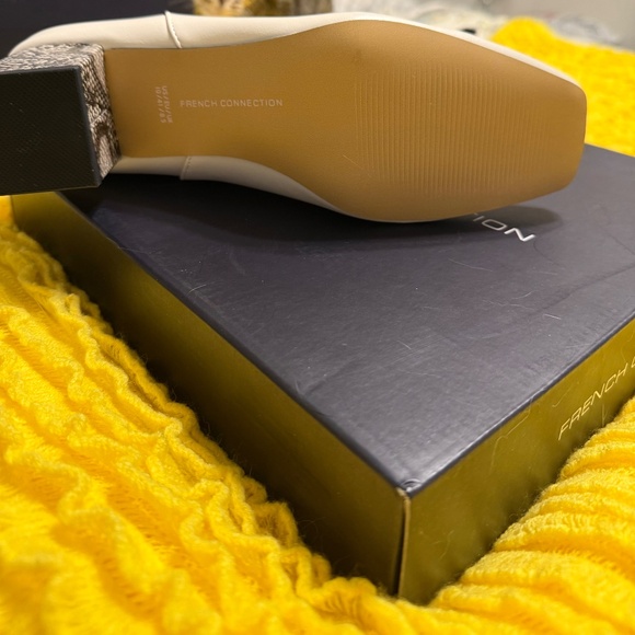 French Connection Ivory Booties, gorgeous snakeskin print on heel, NIB $128 MSRP - Picture 5 of 7